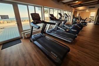 Sportraum mit Laufbändern